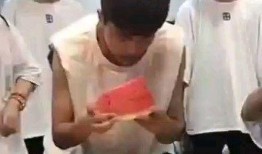 技校吃瓜,揭秘校园吃瓜背后的故事