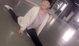 劈叉吃瓜群众,揭秘网络热词背后的文化现象
