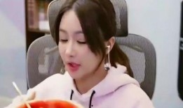 补作业吃瓜直播,揭秘学生们的欢乐时光